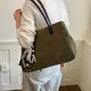 Nova Bolsa Feminina para o Dia a Dia 2026 Camurça Retrô Exquisite Bolsa de Mão Grande Capacidade Outono Ombro Único Moda Tote Veludo