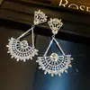 Pendientes de abanico con incrustaciones de diamantes y aguja de plata transfronterizos europeos y americanos, ultrabrillantes, lujosos y exquisitos, de lujo ligero, de alta gama, pendientes elegantes para mujer