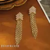 La Fábrica Fuente se especializa en la Producción de Pendientes, Collares y Joyería de Mano Chapados en Oro Real Personalizados. Soporta personalización OEM según dibujos y muestras