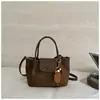 Bolsa Exclusiva Shuai Mijia Estampa de Leopardo de Nicho Nova Moda Outono 2026 Bolsa Transversal Feminina Pequena de Mão