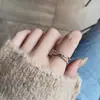Anillo de Dedo Índice con Cruz Sencilla de Oro Rosa e Índice de Circonita Moda Femenina Personalidad OL Lujo Ligero Personalidad Anillo Abierto Ajustable