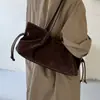 Bolsa de ombro de veludo requintado 2026 moda grande capacidade bolsa de axila nova bolsa de camurça de nicho para o trajeto de outono bolsa de ombro feminina coreana