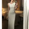 Vestido Minimalista Sleeveless com Mangas Torcidas Estilo Francês para Mulheres, Cintura Marcada, Emagrecedor, Vestido Longo com Fenda, Vestido Bodycon Kendall Jenner, Novo Modelo