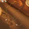 Collar de Acero Inoxidable de Cuatro Hojas Europeo y Americano, Accesorios de Acero de Titanio Resistentes al Desgaste con Circonita Dorada de 18 Quilates, Joyería de Flor Impermeable para Mujer