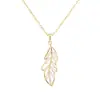 Collar Colgante Hueco con Forma de Hoja Creativo Estilo Ins Incrustaciones de Circonita Diseño Versátil Cadena para Clavícula Joyería para Mujer Venta al por Mayor