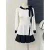Suéter de Manga Longa com Alça Dividida Irregular Feminino Outono Design de Nicho Senso de Design Slim Fit Slim Fit Versátil Top Básico
