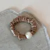 Scrunchie de Satén Plisado con Perlas de Alta Calidad, Lazo para el Cabello Simple y Elegante, Alta Elasticidad, Diadema Duradera para Moño para Mujeres