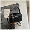 Bolso Pequeño Cuadrado de Textura de Moda Tendencia Verano 2025 Diseño de Nicho Bolso Cruzado de Hombro Único Casual Chic para Mujer