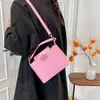 2026 Invierno Nuevo Elegante y de Moda Nicho Versátil Casual Simple Gama Alta Bolso de Hombro Cruzado Transversal Transfronterizo