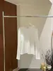 HOO Roupas Femininas de Outono Design Francês de Alta Qualidade com Barra Dobrada Bordada Leve Simples Versátil Camiseta de Manga Longa TB4205