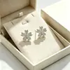 Pendientes de plata de ley S925, diseño de flor de cerezo, simples y dulces, color oro rosa, perfectos como accesorio de verano o regalo para tu novia o mejor amiga
