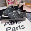Sapatos Birkenstock de sola grossa com salto escondido e estampa de bolinhas em fleece para mulheres 2026 inverno novos mocassins slip-on sapatos de dirigir Birkenstock