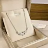 Nuevo producto transfronterizo: Cadena de clavícula elegante y versátil de lujo ligero con incrustaciones de microdiamantes, collar de acero de titanio, accesorio de joyería que no se decolora