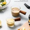 Jarra de Leite de Vidro Ins Estilo Japonês com Alça de Madeira e Escala, Pequena Xícara de Leite para Espresso Latte, Pequena Xícara Medidora, Pequena Jarra de Leite, Recipiente para Leite