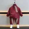 Conjunto de Chaqueta de Primavera y Otoño para Niños, Conjunto Deportivo de Dos Piezas de Marca Moderna para Niños en Otoño, Ropa Elegante de Comercio Exterior para Niños Pequeños