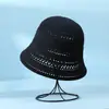 Nuevo sombrero estilo coreano 2025, elegante sombrero de pescador de ganchillo con diseño calado, hace que la cara parezca más pequeña, sombrero de punto para mujer, sombrero de cubo de verano, sombrero para el sol