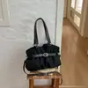 Bolsa Tote Grande Capacidade para Deslocamento Transfronteiriço 2026 Nova Retro Toque de Luxo Feminina Sensação Relaxada Bolsa de Ombro Diagonal Plissada