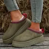 Botas de nieve ropa exterior suela gruesa 2023 zapatos peludos otoño e invierno Nuevos pantuflas de punta semiabierta integradas de pelo zapatos de algodón para mujer con forro polar
