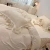 Estilo Renda Estilo Princesa Esculpido Leite Fleece Conjunto de Quatro Peças Totalmente Fosco Espessado Quente Adicionado Capa de Edredom Fleece Estilo Creme Lençol de Cama