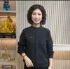 Artículo Caliente de Transmisión en Vivo de Dropshipping de Moda Nuevo Artículo de Moda Otoño e Invierno 2025 Top Camisa Base Bordada Engrosada de Terciopelo Doble Cara para Mujer