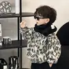 Conjunto de Sudadera Gruesa con Estampado de Leopardo y Forro de Felpa para Otoño e Invierno Infantil 2026 Nuevo Modelo para Niños y Niñas, Sudadera con Forro de Felpa y Pantalones Gruesos Versátiles