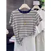 Camisa Feminina Listrada Color Block de Manga Curta com Gola Redonda, Design de Verão 2026, Moderna e Jovem, Top Emagrecedor