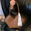 Bolsa Feminina Versátil Retrô Transfronteiriça 2025 Nova Tendência Moda Inverno Casual Bolsa de Ombro Color-Blocking Bolsa Tote para o Dia a Dia