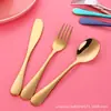 Venta al por mayor del fabricante Juego de tres piezas de cuchillo, tenedor y cuchara de acero inoxidable 304 con mango redondo, Juego de tenedor y cuchara lindo de estilo simple con revestimiento de titanio