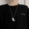 Collar de acero de titanio con diseño de nicho para parejas, estilo retro europeo y americano, con diseño de dinosaurio de dibujos animados, cadena larga para suéter.