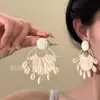 Caminhada à Beira-Mar ~ Estilo Férias de Início de Primavera Brincos de Flor Trançada Moda de Luxo Leve da Indústria Pesada Brincos com Lantejoulas e Franjas