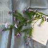 Simulación de plantas verdes, flores pequeñas, hojas, flores, flores silvestres, simulación de flores de boda, simulación de ramos, sentido de alto nivel de arreglo floral.