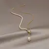 Colar de pérolas de água doce com costura, fivela deslizante em forma de Y simples, design com sentido de corrente de clavícula, colar ajustável da moda