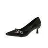 Tacones altos negros elegantes para mujer, nueva colección primavera/otoño 2026, zapatos de salón de tacón de aguja con punta estilo francés, perfectos con vestidos