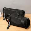 Bolso Cruzado Minimalista de Moda para Hombre de un Solo Hombro Casual Moda Deportes Mochila Pequeña Estudiante Bolso Colgante Bolso Cilíndrico