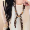 Bufanda de Seda con Cuentas de Cuadros Retro Collar Cadena para Suéteres de Mujer Otoño e Invierno Nuevo Versátil Diario Accesorios Decorativos Exquisitos de Nicho
