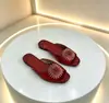 Nuevas sandalias planas de flor con pedrería para primavera y verano 2026 para mujer, zapatillas de exterior versátiles y de moda