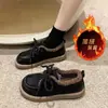Mocasines Esponjosos de Suela Blanda para Mujer 2026 Nuevo Estilo Invierno Estilo Británico Zapatos Pequeños de Cuero Zapatos Peludos Cálidos Zapatos de Algodón con Cordones