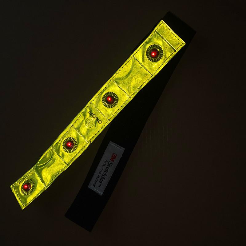 LED反光臂带夜发光实物图