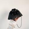 Bolso de diseño de nicho para mujer, nuevo bolso de hombro creativo para niñas, bolso cruzado con cadena de verano de calle, 2023