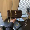 Nova Bolsa de Celular de Couro Patente com Corrente Retrô para Mulheres, Bolsa Transversal de Luxo de Alta Qualidade, Bolsa Quadrada Pequena Versátil para Mulheres