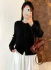 Cardigã de tricô simples, liso, plus size feminino, coleção outono 2026, gola redonda, top afina a silhueta, peça de outer wear feminina