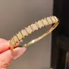 Pulseira com Fivela de Zircônia Banhada a Ouro Real 18K, Pulseira Simples, Moderna e Versátil, Luxo Acessível e Joia de Mão de Alta Qualidade para Mulheres