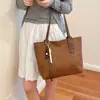 Bolso tote tejido de alta gama para mujer, nuevo 2026, vintage, gran capacidad, para ir al trabajo, casual, moderno, de moda, exquisito, bolso de hombro