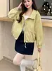 Chaqueta corta con capucha versátil estilo coreano para mujer, nueva colección casual primavera y otoño 2026, rejuvenecedora, elegante, corte holgado, top adelgazante