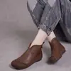 Nuevas botas cortas vintage hechas a mano para mujer de otoño e invierno, hechas de piel de vaca de capa superior, diseño adelgazante con corte en V, cremallera lateral, cómodas y casuales, botas de cuero genuino para mujer