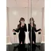 Vestido Suéter de Tricô Torcido com Gola V Estilo Coreano Suave para Mulheres no Outono e Inverno Novo Estilo Fenda na Cintura Saia Elegante Leve e Madura