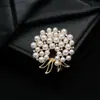 Broche para Mujer, Pin de Solapa Antiexposición, Broche de Aleación con Pedrería Versátil y de Moda, Accesorios para Ropa al por Mayor, Traje de Cuello