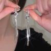 Aretes de Borla de Cuerda de Circonita de Lujo Ligero para Mujer Aretes de Tuerca de Alta Gama Aguja de Plata S925 Explosiones Aretes de Moda Elegantes Únicos