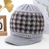 Chapéu de Outono e Inverno para Mulheres de Meia-idade e Idosas Chapéu de Tricô para Avó Senhora Idosa Proteção contra Frio Aquecimento Veludo Adicionado Espesso Chapéu de Lã para Mãe