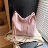 Bolsos de Mujer de Moda para la Temporada Primavera/Verano 2025 Bolso de Hombro Versátil Bolso Balde Casual